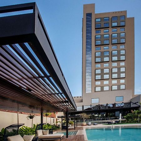 Novotel ซานตาครูซเดอลาเซียร์รา ภายนอก รูปภาพ