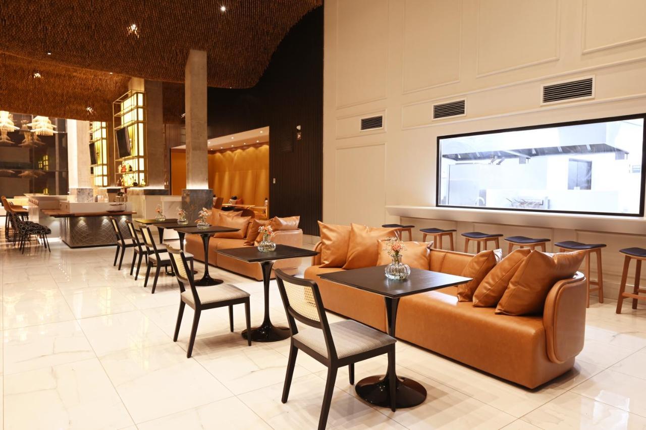 Novotel ซานตาครูซเดอลาเซียร์รา ภายนอก รูปภาพ