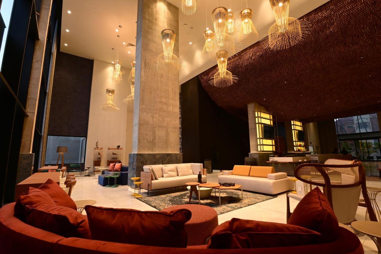 Novotel ซานตาครูซเดอลาเซียร์รา ภายนอก รูปภาพ