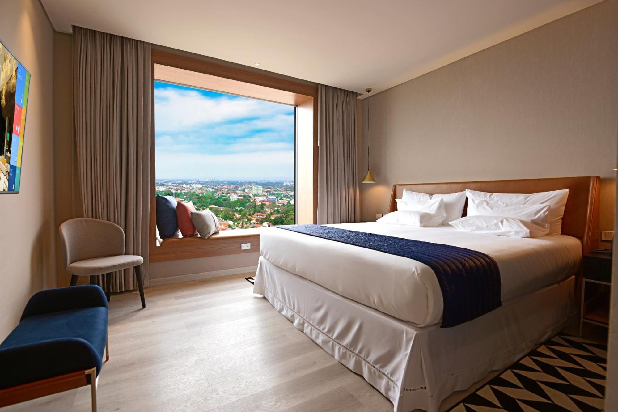 Novotel ซานตาครูซเดอลาเซียร์รา ภายนอก รูปภาพ