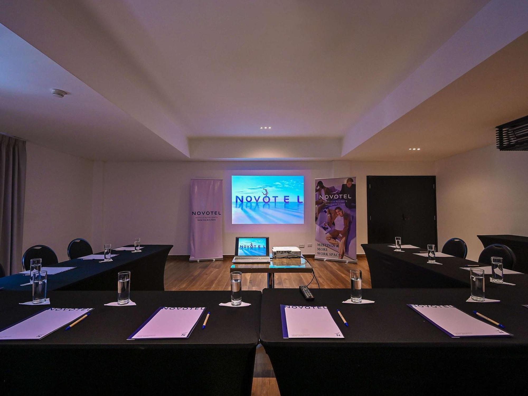 Novotel ซานตาครูซเดอลาเซียร์รา ภายนอก รูปภาพ