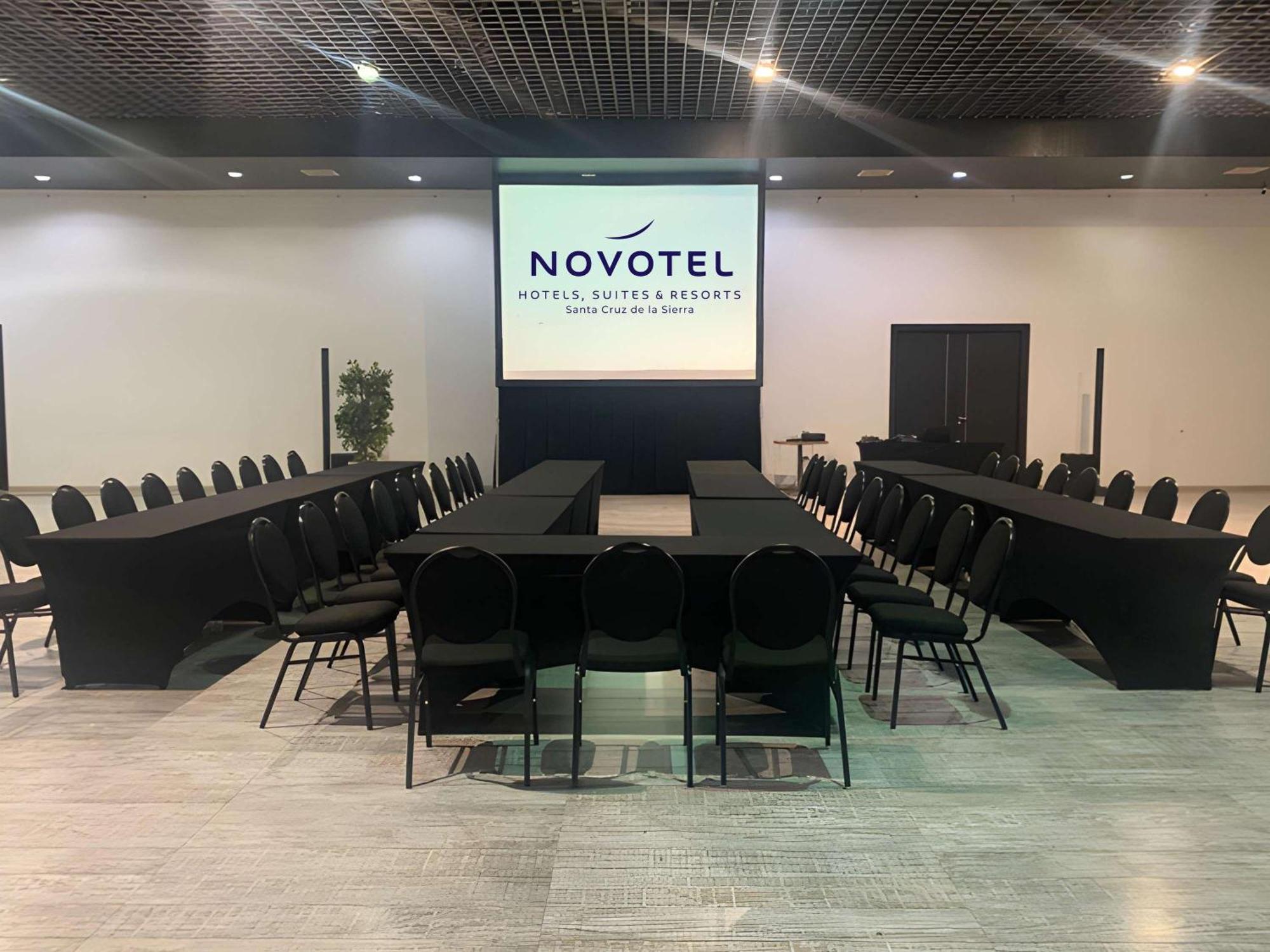Novotel ซานตาครูซเดอลาเซียร์รา ภายนอก รูปภาพ