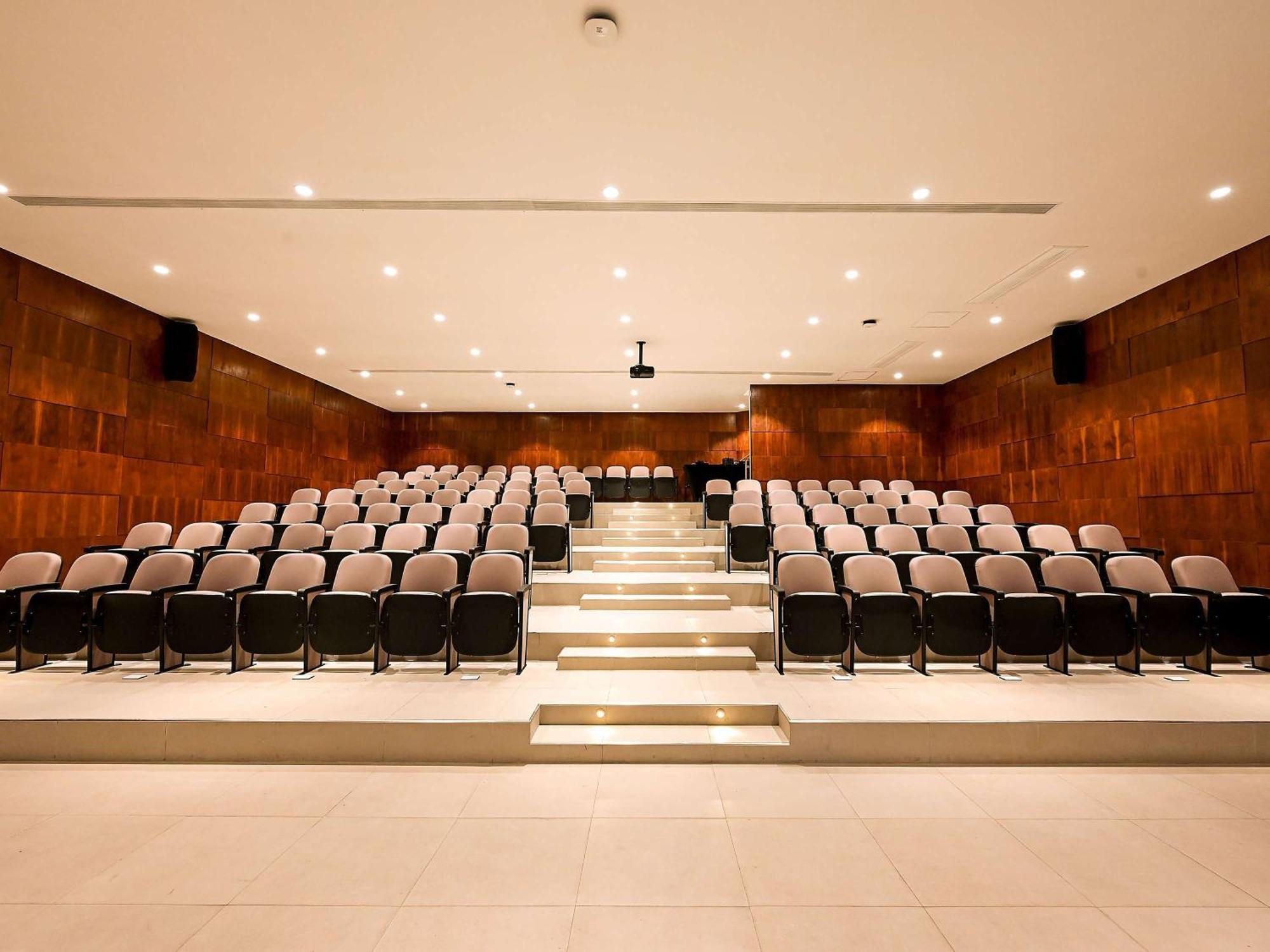 Novotel ซานตาครูซเดอลาเซียร์รา ภายนอก รูปภาพ