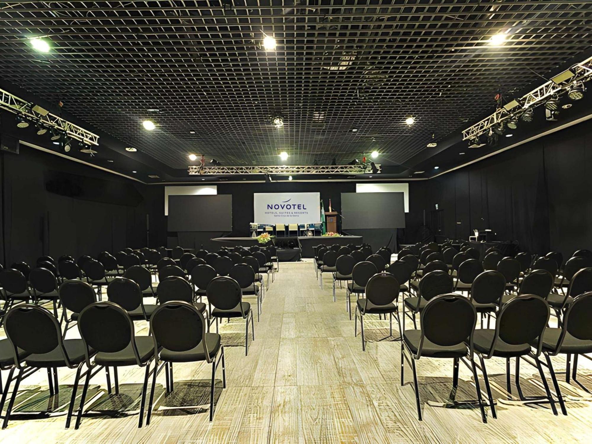Novotel ซานตาครูซเดอลาเซียร์รา ภายนอก รูปภาพ